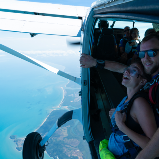 Sydney-Wollongong 15,000 ft Tandem Skydive + Photos
